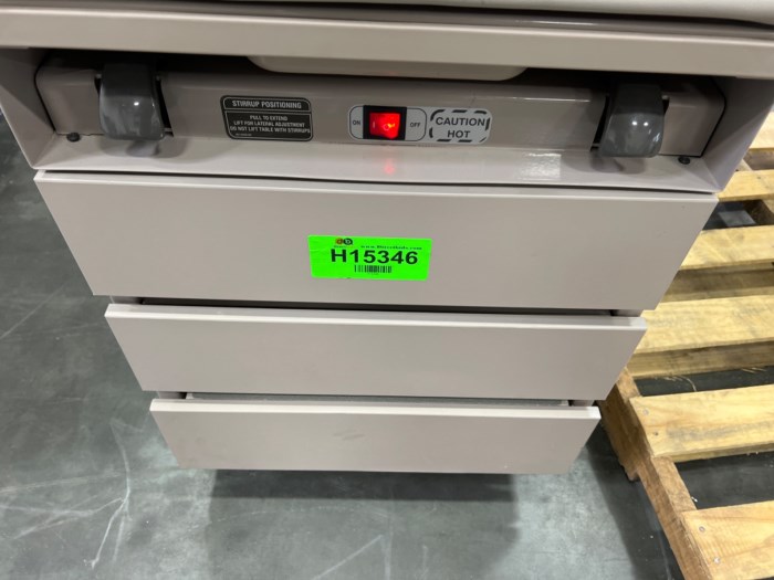 Midmark Model 200 MidMark Ritter 104 Exam Table Model-104-037-200 for sale