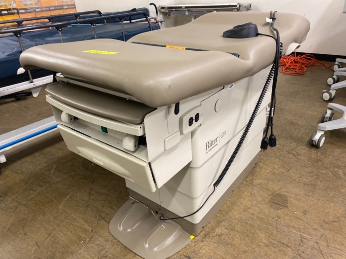 Midmark Ritter 223 medical exam table for sale