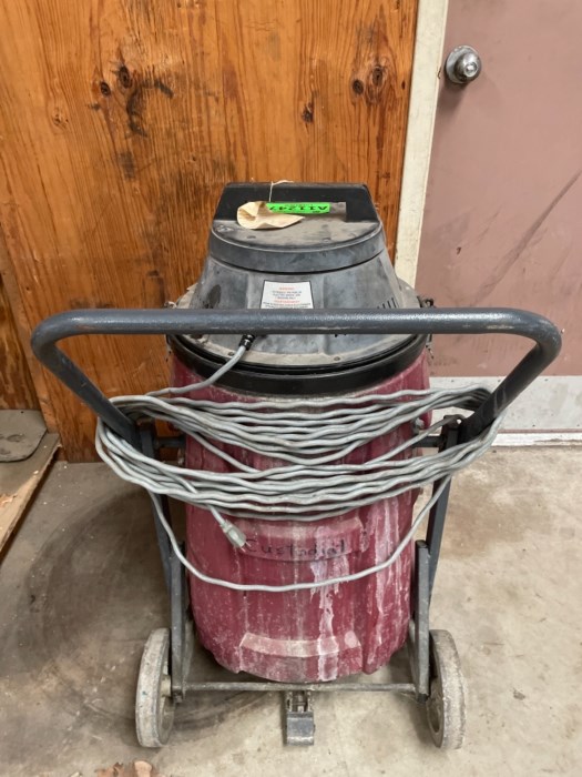 Minuteman Model C2902007 Vacuum Cleaner for sale