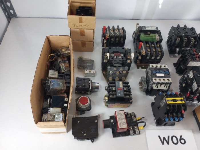 Mixed Lot of Electronic Components for sale