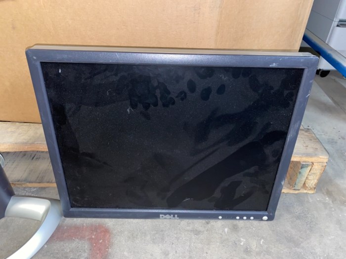 Pallet of Assorted LCD monitors for sale