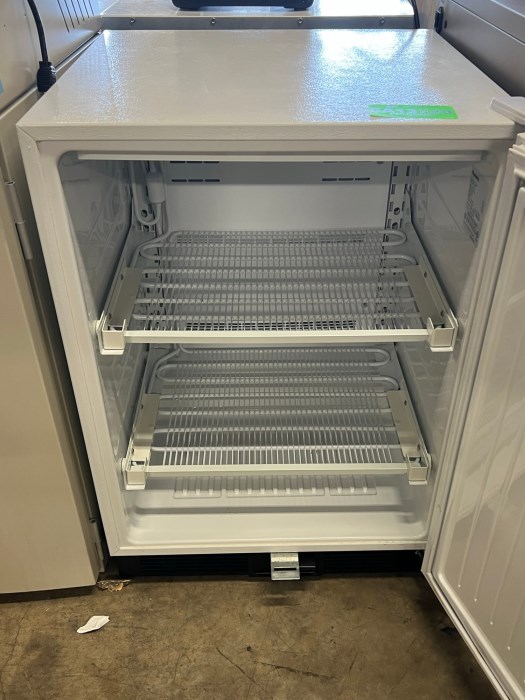 Panasonic Model SFL6111WPA Laboratory Freezer for sale