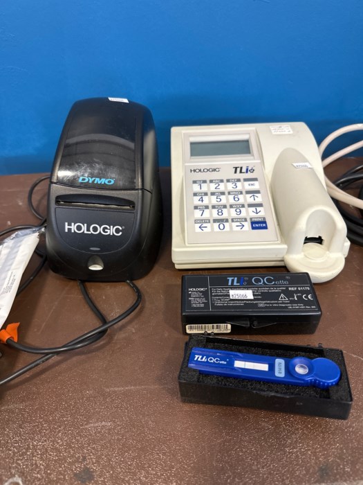 Piccolo Xpress Chemistry Analyzer + HOLIGIC TLi + DYMO + Be confident