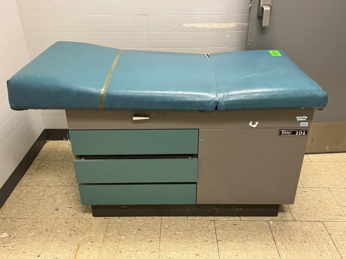Ritter 104 Exam Table for sale