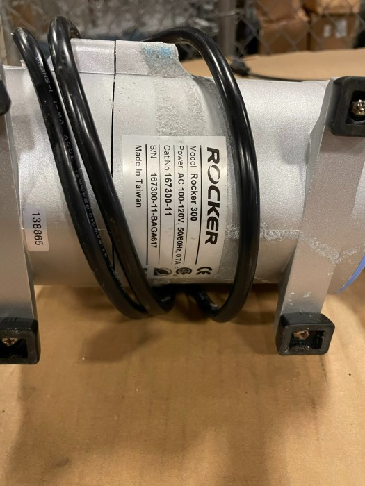 Rocker 300 Vacuum Pump for sale