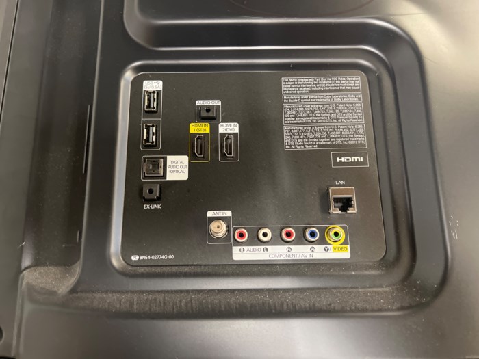 Samsung Model UN60J6200AF TV for sale