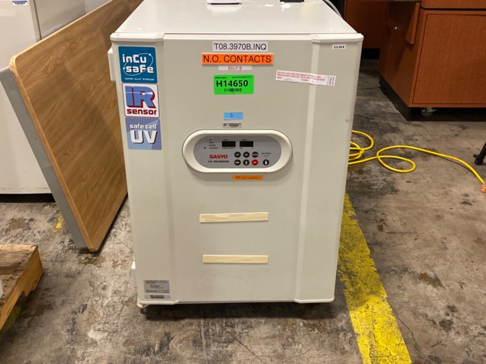 Sanyo CO2 Incubators MCO18AIC (UV) & MCO17AIC for sale