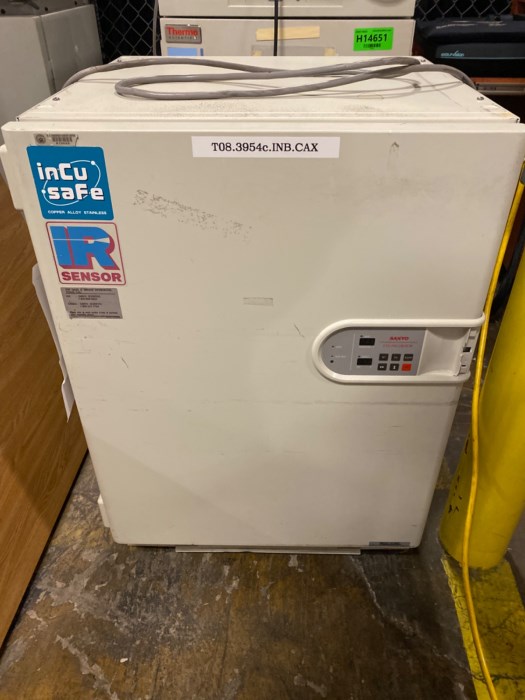Sanyo CO2 Incubators MCO18AIC (UV) & MCO17AIC for sale