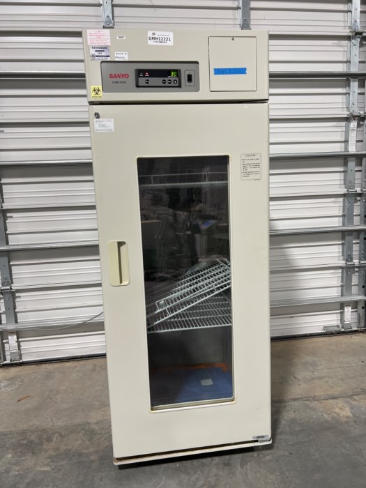 SANYO LABCOOL PHARMACEUTICAL REFRIGERATOR (Powers On) for sale