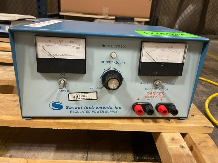 Savant Instruments Regulated Power Supply for sale