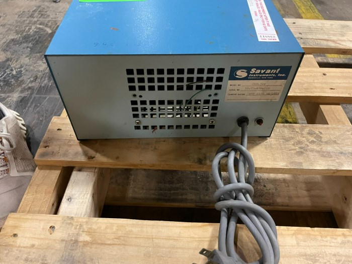 Savant Instruments Regulated Power Supply for sale