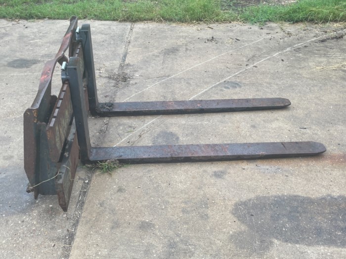 Skid Loader Pallet Forks for sale