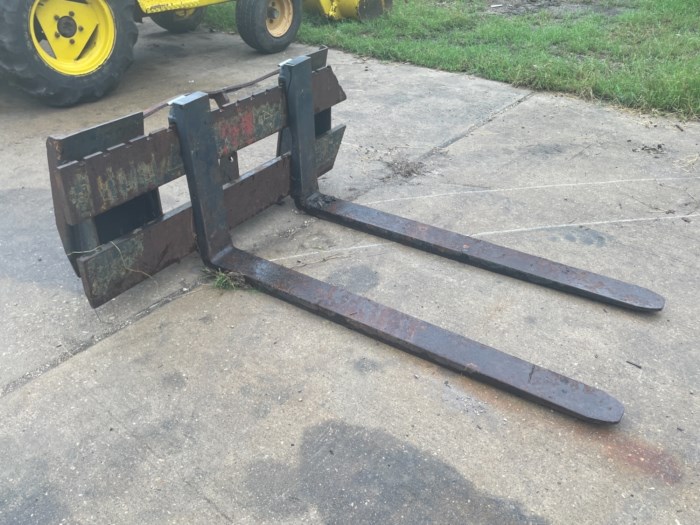 Skid Loader Pallet Forks for sale