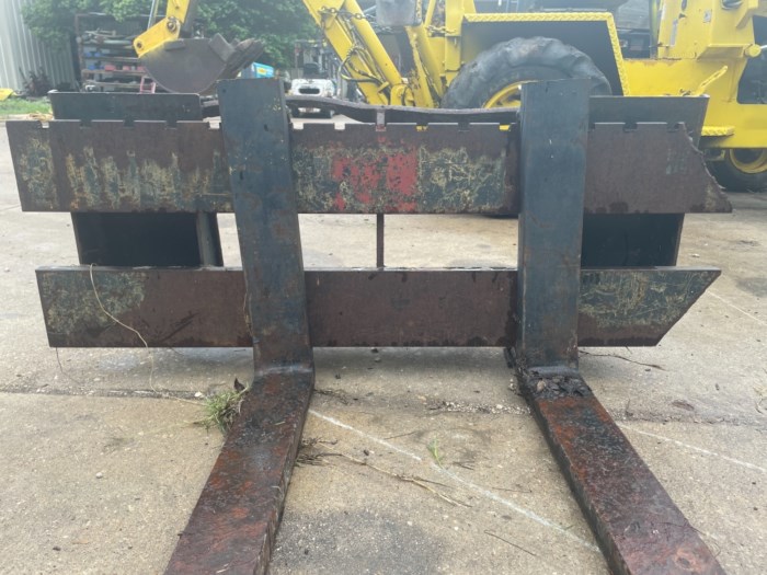 Skid Loader Pallet Forks for sale
