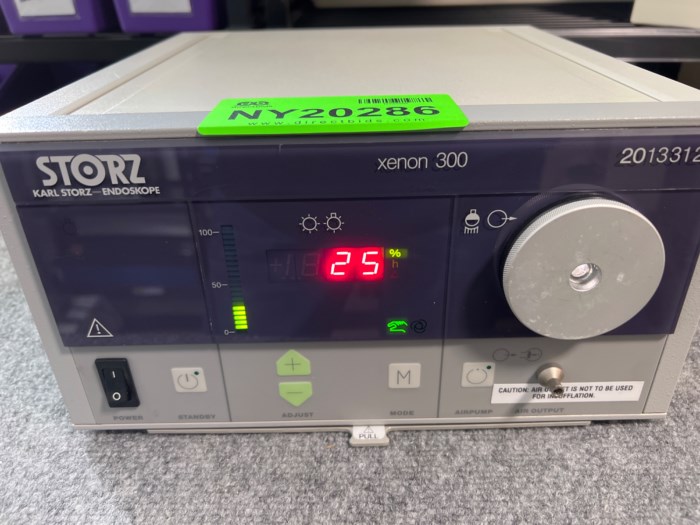 STORZ 20133120 XENON 300 LIGHT SOURCE for sale