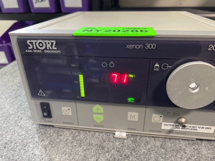 STORZ 20133120 XENON 300 LIGHT SOURCE for sale