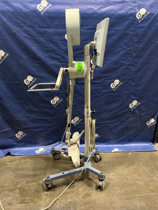 Stryker Navigation System II Camera w/ Rolling Mounted Stryker Monitor