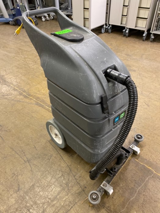 Tennant Nobles VWD15 Floor Cleaner for sale