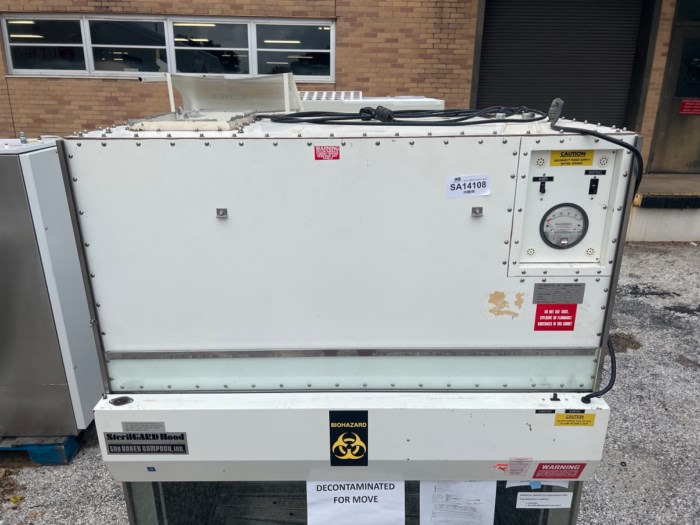 The Baker Company Model BBM400 SterilGARD Hood for sale