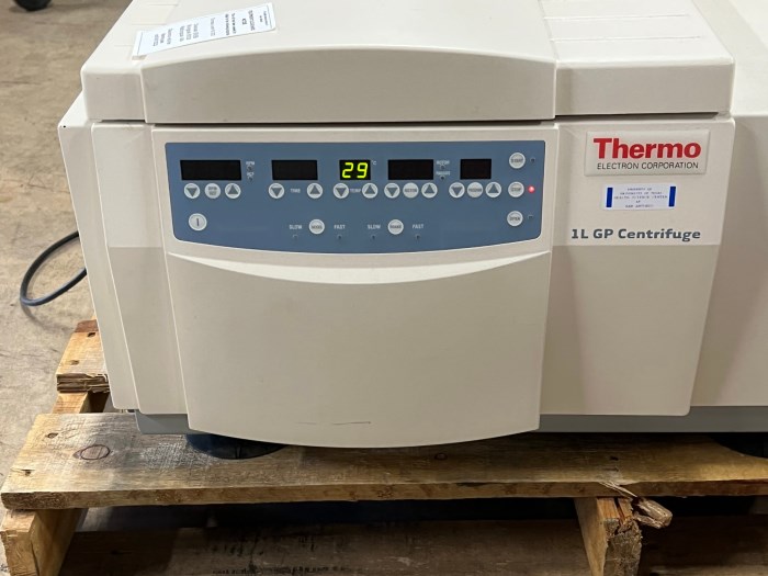 Thermo Electron Corp. Model 120 1L GP Centrifuge for sale