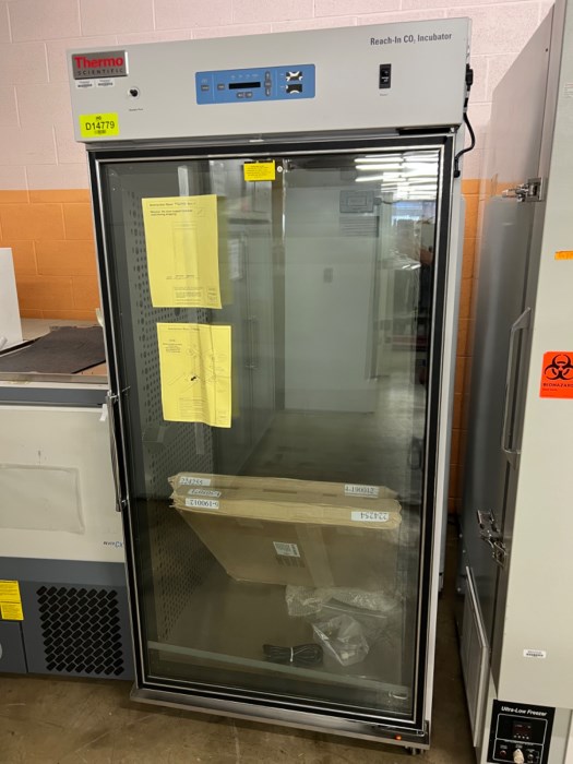 Thermo Scientific 3950 ReachIn CO2 Incubator for sale