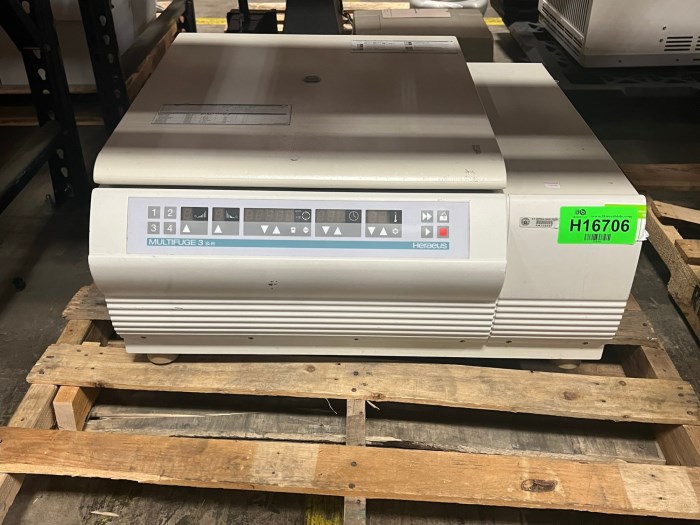 Thermo Scientific Heraeus Multifuge 3 SR Tabletop Centrifuge for sale