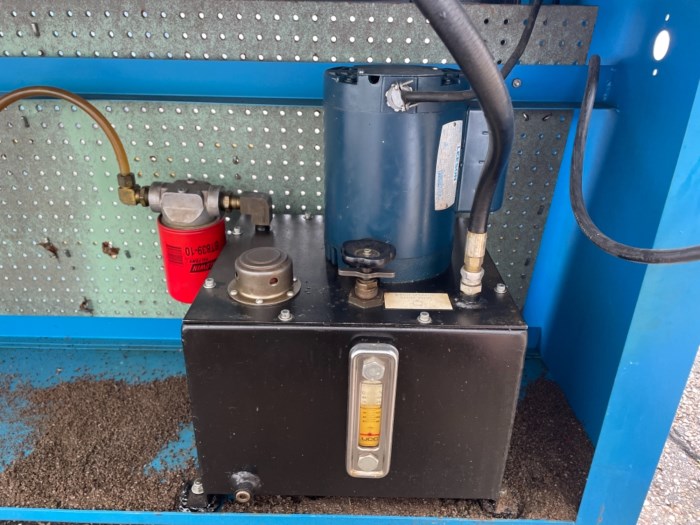 TSI Hydraulic Table for sale