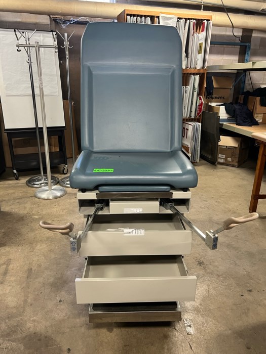 UMF 5150X Exam Table for sale