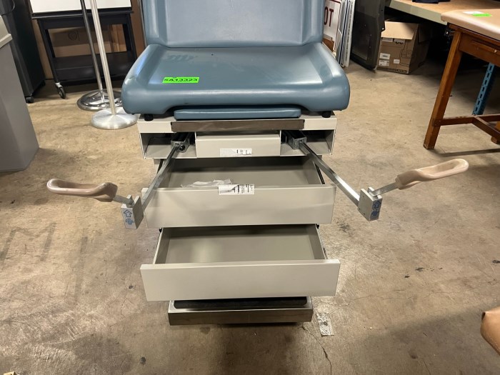 UMF 5150X Exam Table for sale