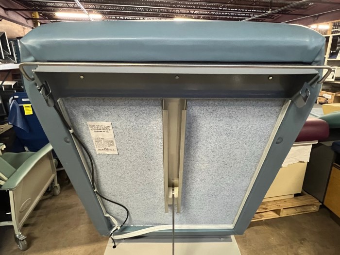 UMF 5150X Exam Table for sale