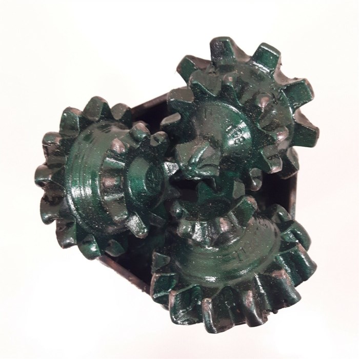 Varel L2 IADC 211 Roller Cone Drill Bit Workover Bit 4 1/8