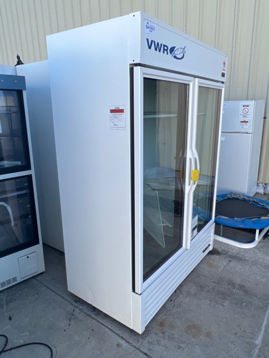 VWR GDM49SCIHCTSL01 Dual Glass Doors Laboratory Refrigerator for sale