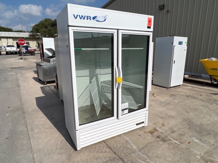 VWR Model GDM49SCIHCTSLO1 Two Door Laboratory Fridge for sale